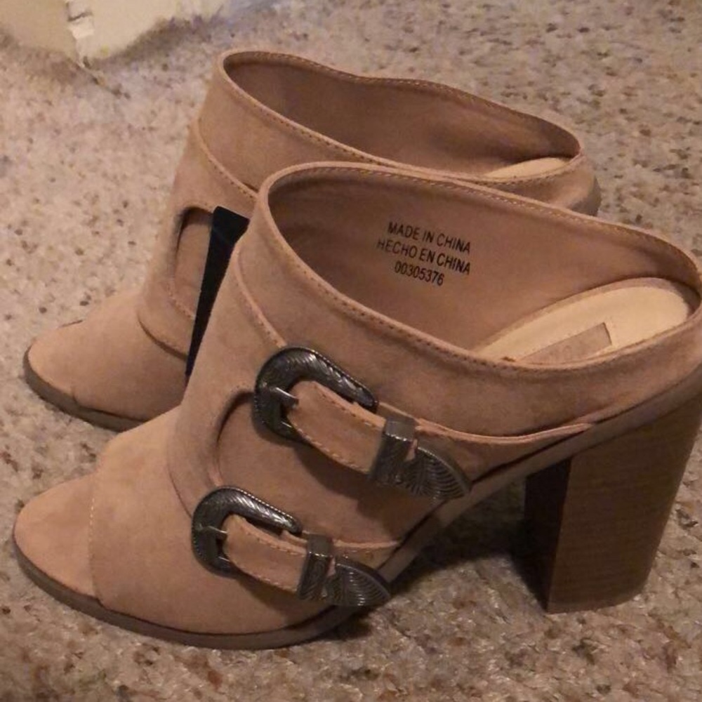 BNWT super cute slide in peep-toe bootie size 7.5